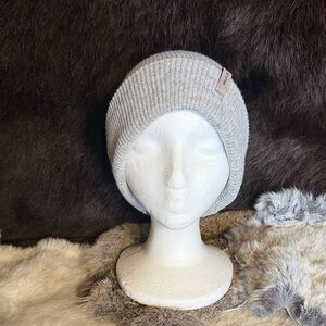 Neutral Gray Knit Beanie OS (6022A)